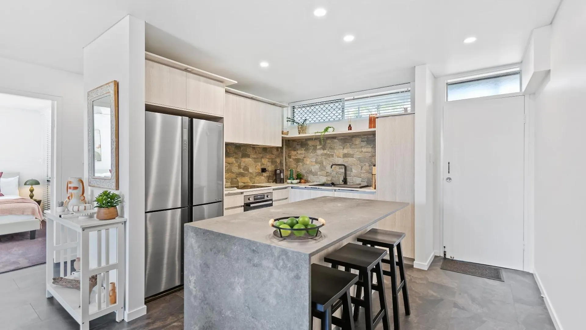 Modern Apartment With Esplanade Views Near The Hospital Cairns